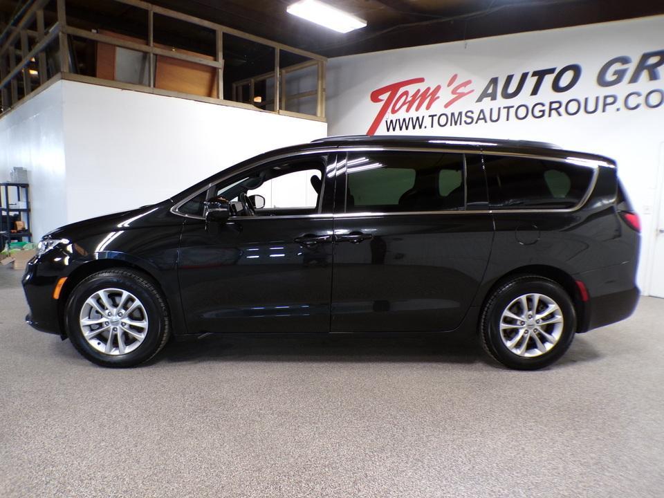 used 2022 Chrysler Pacifica car
