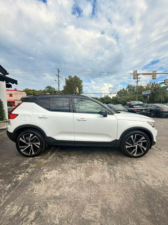 used 2021 Volvo XC40 car, priced at $30,881
