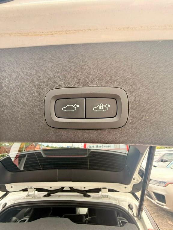 used 2021 Volvo XC40 car, priced at $30,881