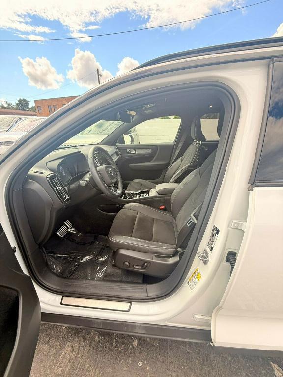 used 2021 Volvo XC40 car, priced at $30,881