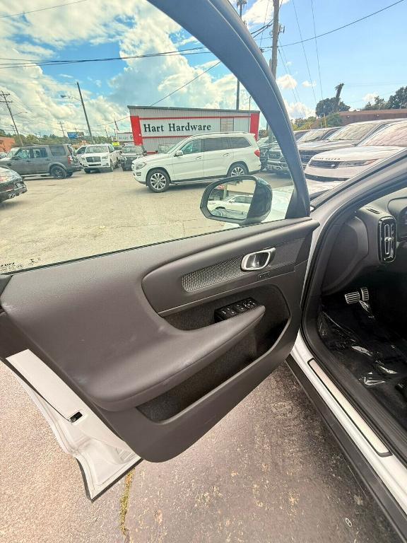 used 2021 Volvo XC40 car, priced at $30,881