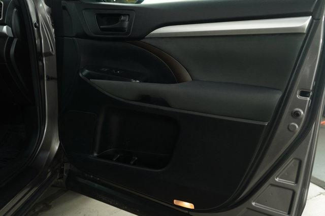 used 2016 Toyota Highlander car, priced at $17,998