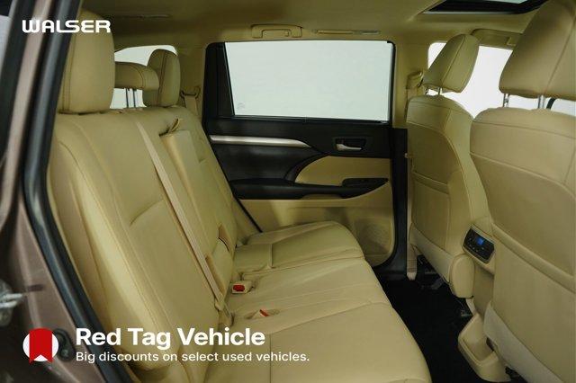 used 2018 Toyota Highlander car, priced at $26,299