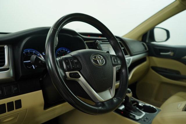 used 2018 Toyota Highlander car, priced at $27,998