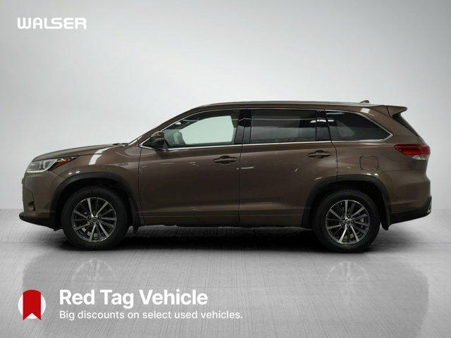 used 2018 Toyota Highlander car, priced at $26,299