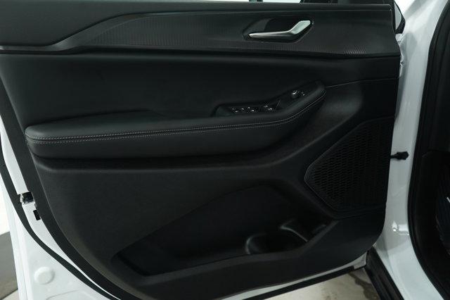 used 2024 Jeep Grand Cherokee car, priced at $39,998
