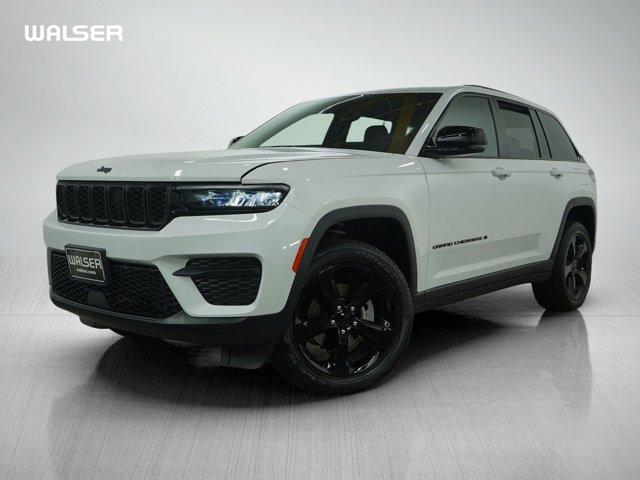 used 2024 Jeep Grand Cherokee car, priced at $39,998