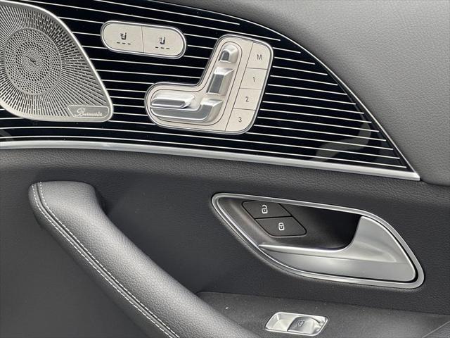 new 2025 Mercedes-Benz GLS 450 car, priced at $101,955