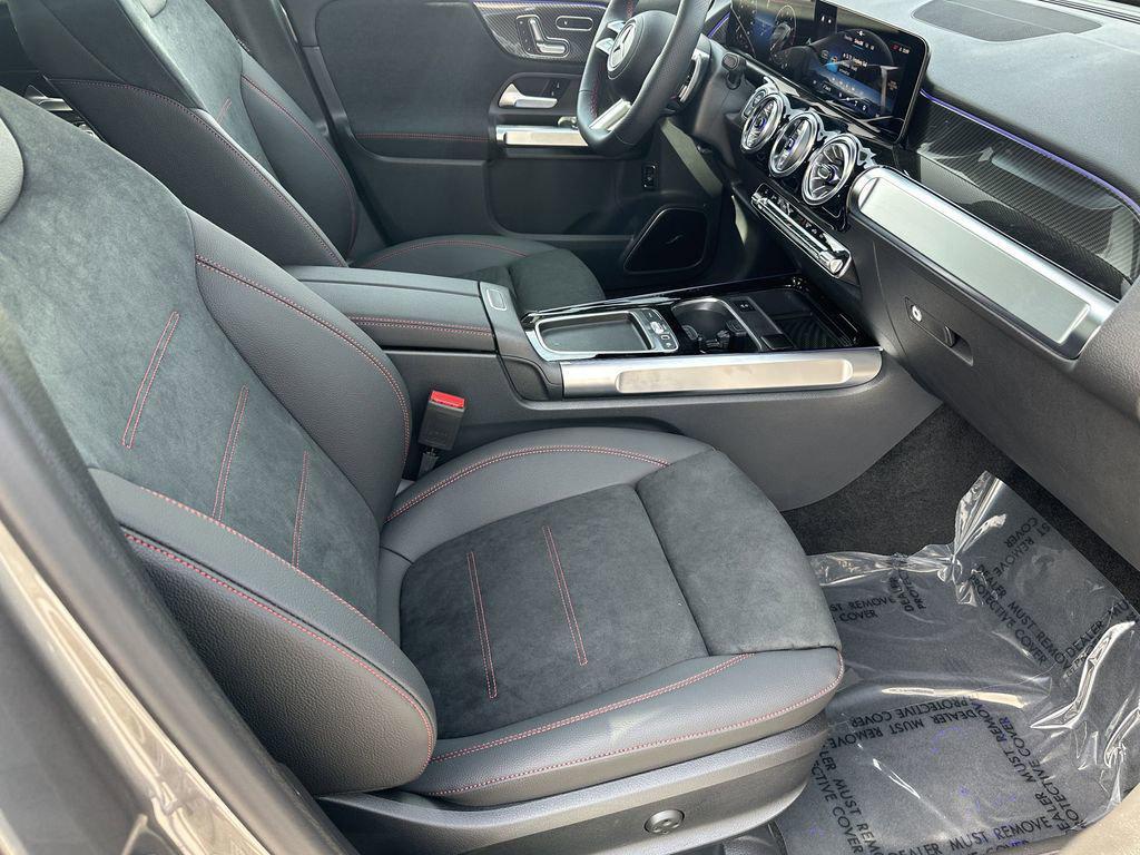new 2025 Mercedes-Benz GLB 250 car, priced at $54,975