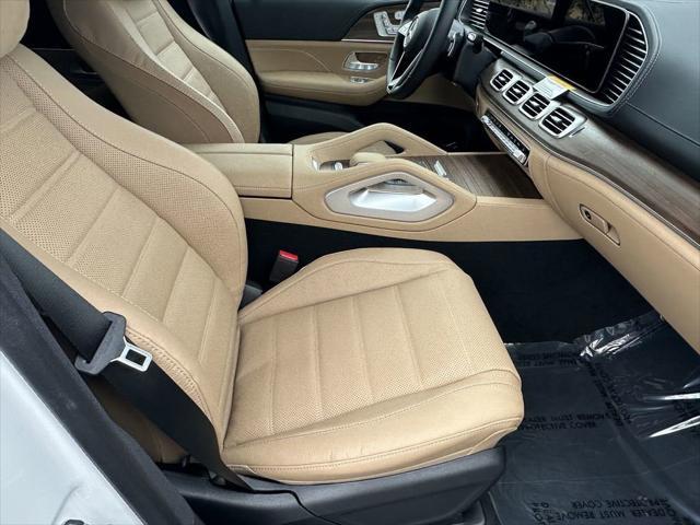 new 2025 Mercedes-Benz GLE 580 car, priced at $108,345