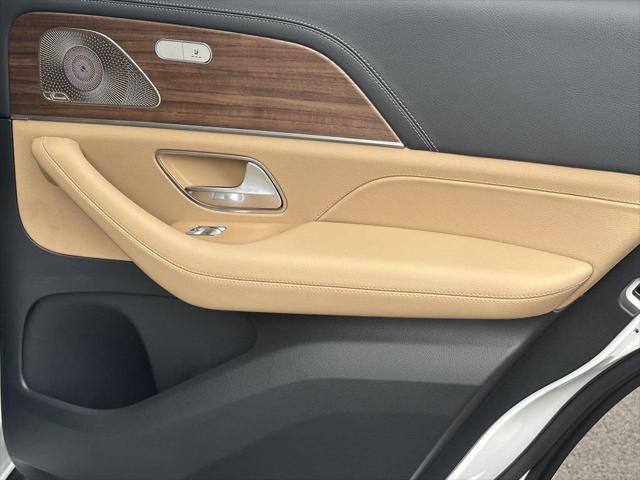 new 2025 Mercedes-Benz GLE 580 car, priced at $108,345