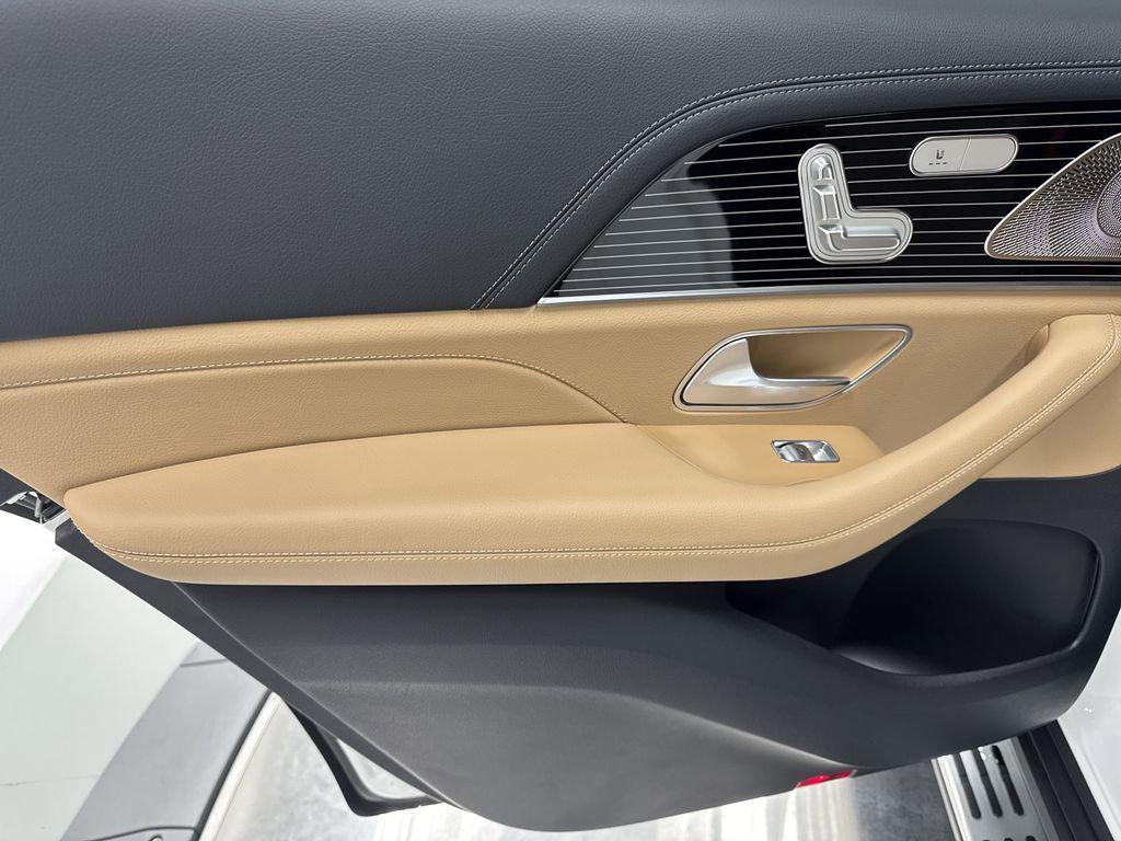 new 2026 Mercedes-Benz GLS 580 car, priced at $122,585