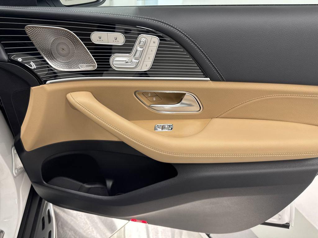 new 2026 Mercedes-Benz GLS 580 car, priced at $122,585