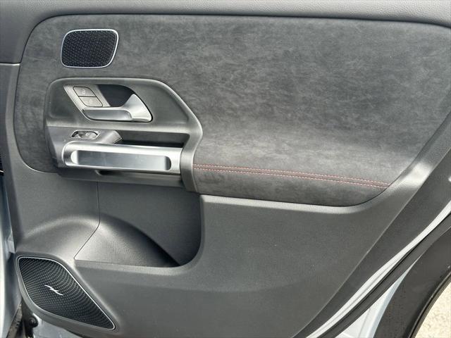 new 2025 Mercedes-Benz GLB 250 car, priced at $58,060