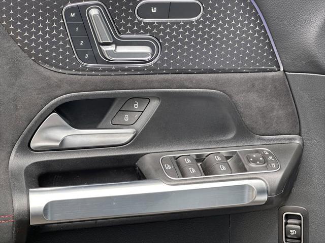 new 2025 Mercedes-Benz GLB 250 car, priced at $58,060