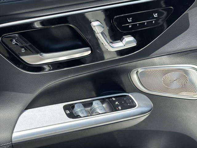 new 2025 Mercedes-Benz GLC 300 car, priced at $70,045