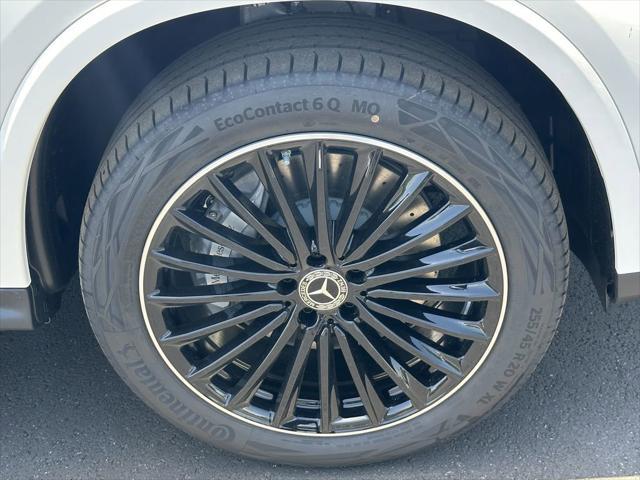 new 2025 Mercedes-Benz GLC 300 car, priced at $70,045