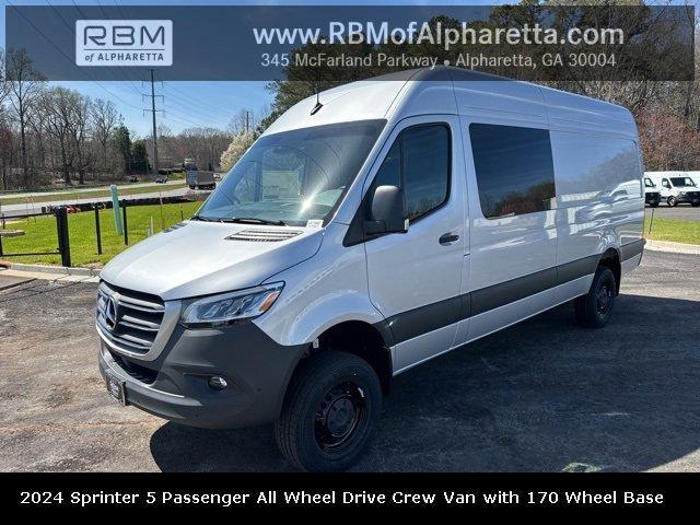 new 2024 Mercedes-Benz Sprinter 2500 car