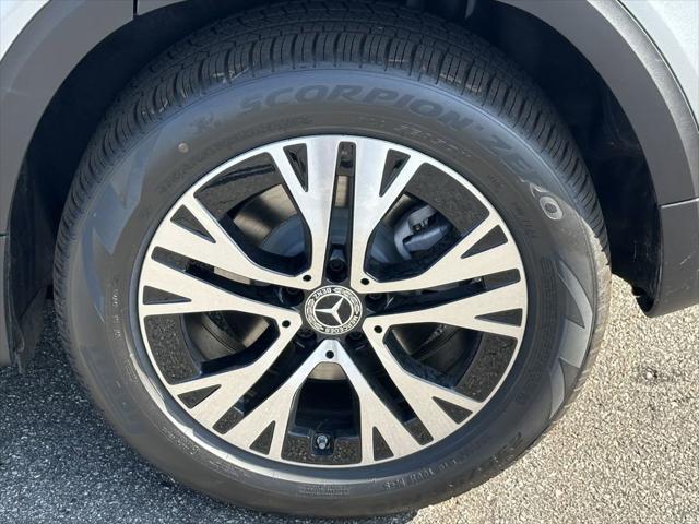 new 2025 Mercedes-Benz GLB 250 car, priced at $52,265