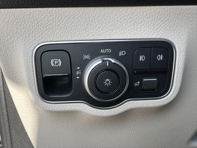 new 2025 Mercedes-Benz GLB 250 car, priced at $52,265