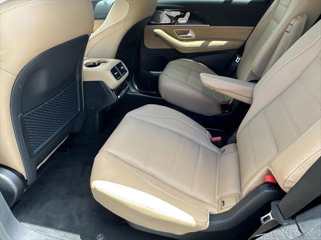 new 2025 Mercedes-Benz GLS 580 car, priced at $125,455