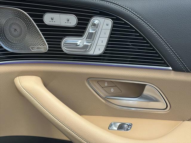 new 2025 Mercedes-Benz GLS 580 car, priced at $125,455