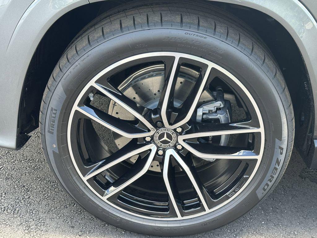 new 2025 Mercedes-Benz GLS 580 car, priced at $125,455