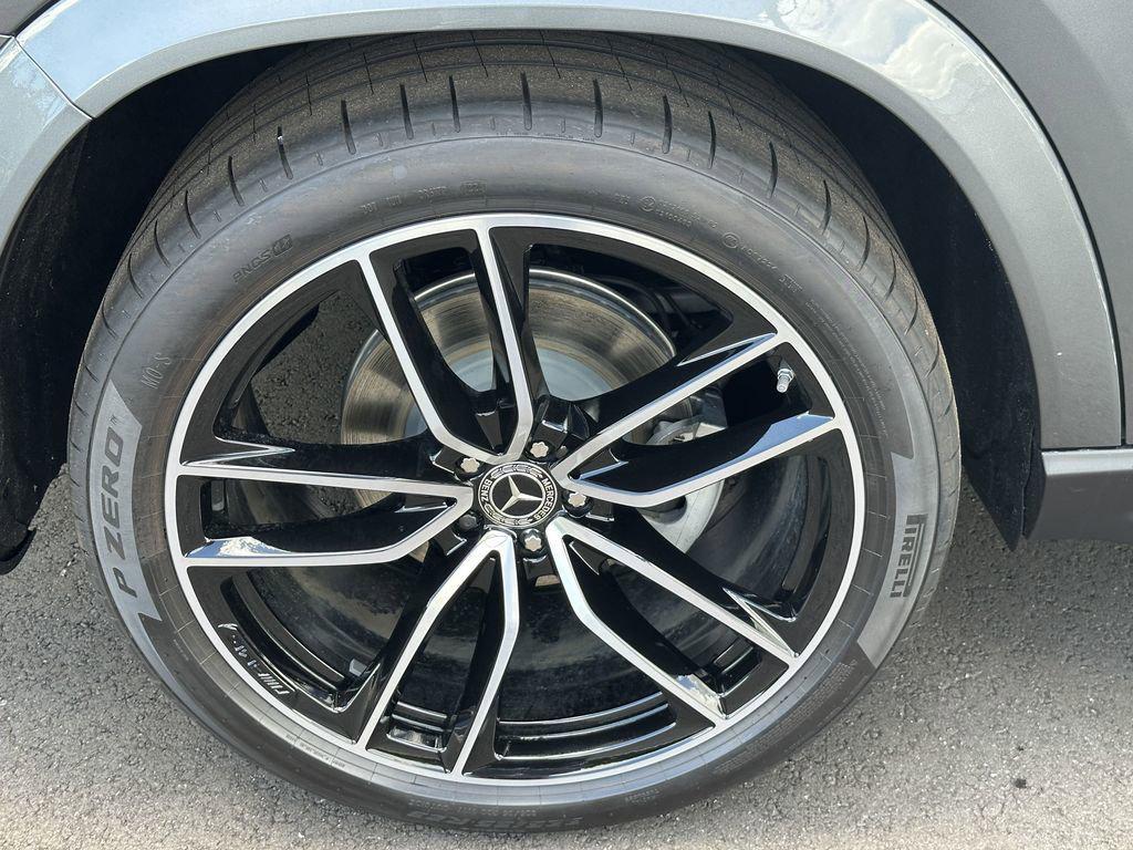 new 2025 Mercedes-Benz GLS 580 car, priced at $125,455