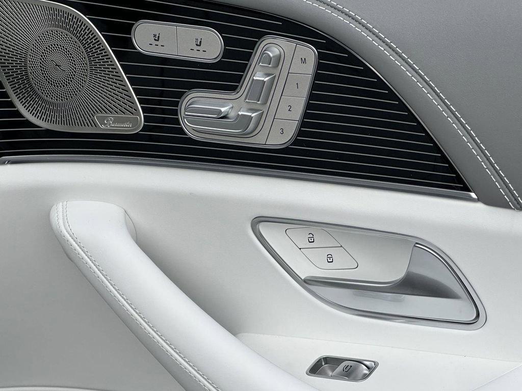 new 2025 Mercedes-Benz Maybach GLS 600 car, priced at $204,445