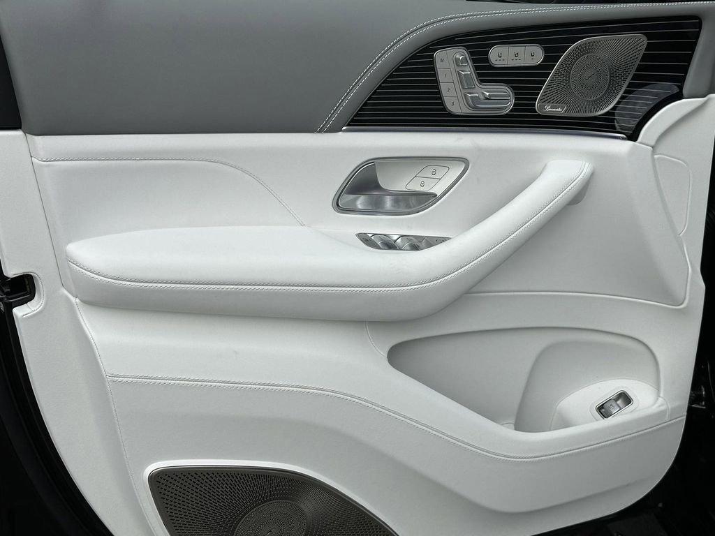 new 2025 Mercedes-Benz Maybach GLS 600 car, priced at $204,445