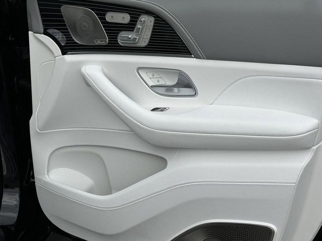 new 2025 Mercedes-Benz Maybach GLS 600 car, priced at $204,445
