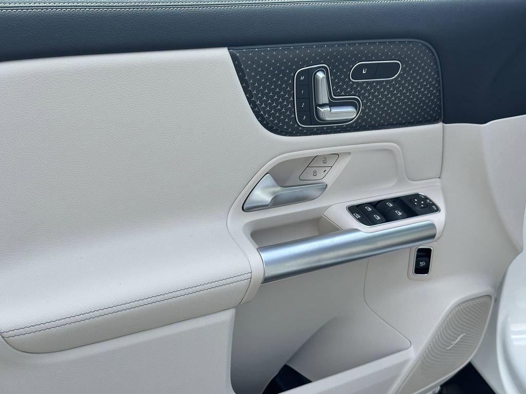 new 2025 Mercedes-Benz GLA 250 car, priced at $48,795