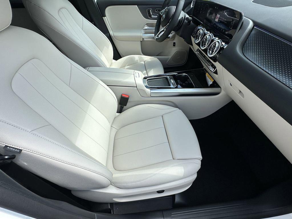 new 2025 Mercedes-Benz GLA 250 car, priced at $48,795