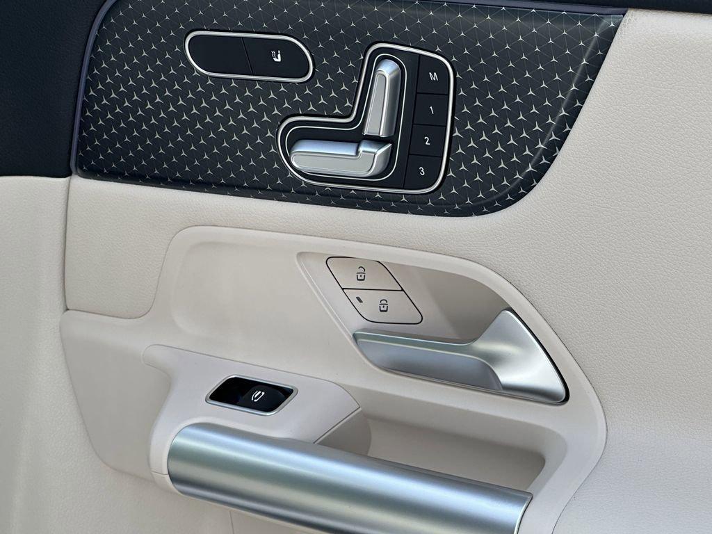new 2025 Mercedes-Benz GLA 250 car, priced at $48,795
