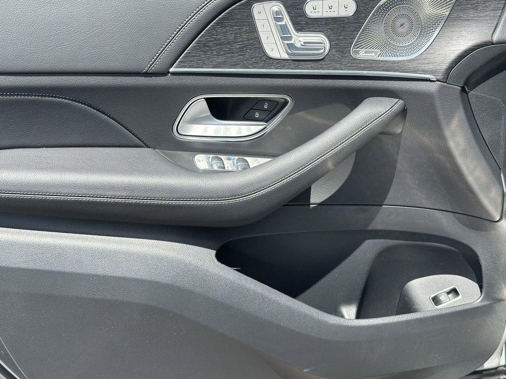 new 2025 Mercedes-Benz GLS 450 car, priced at $101,275