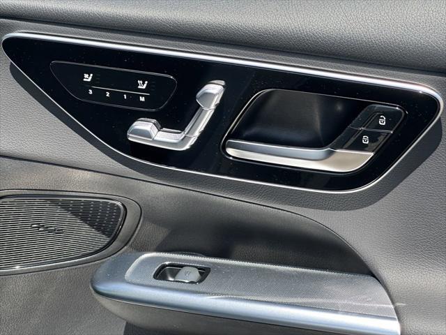 new 2025 Mercedes-Benz GLC 300 car, priced at $58,895