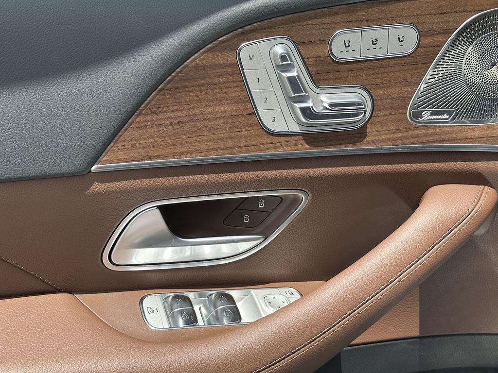 new 2025 Mercedes-Benz GLS 450 car, priced at $98,325