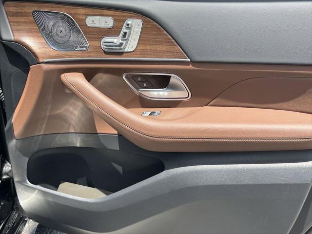 new 2025 Mercedes-Benz GLS 450 car, priced at $98,325
