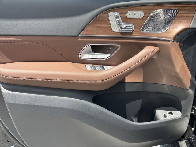 new 2025 Mercedes-Benz GLS 450 car, priced at $98,325