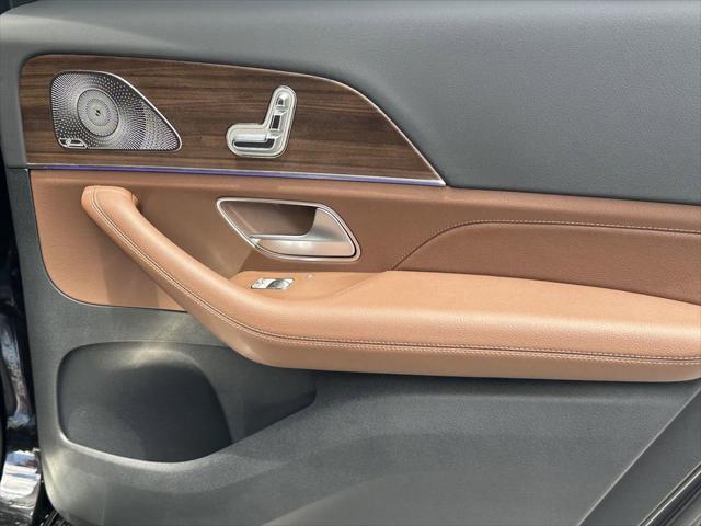 new 2025 Mercedes-Benz GLS 450 car, priced at $98,325