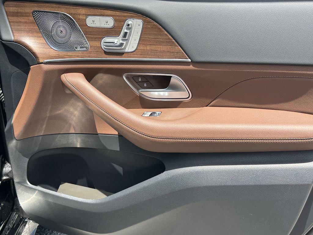 new 2025 Mercedes-Benz GLS 450 car, priced at $98,325