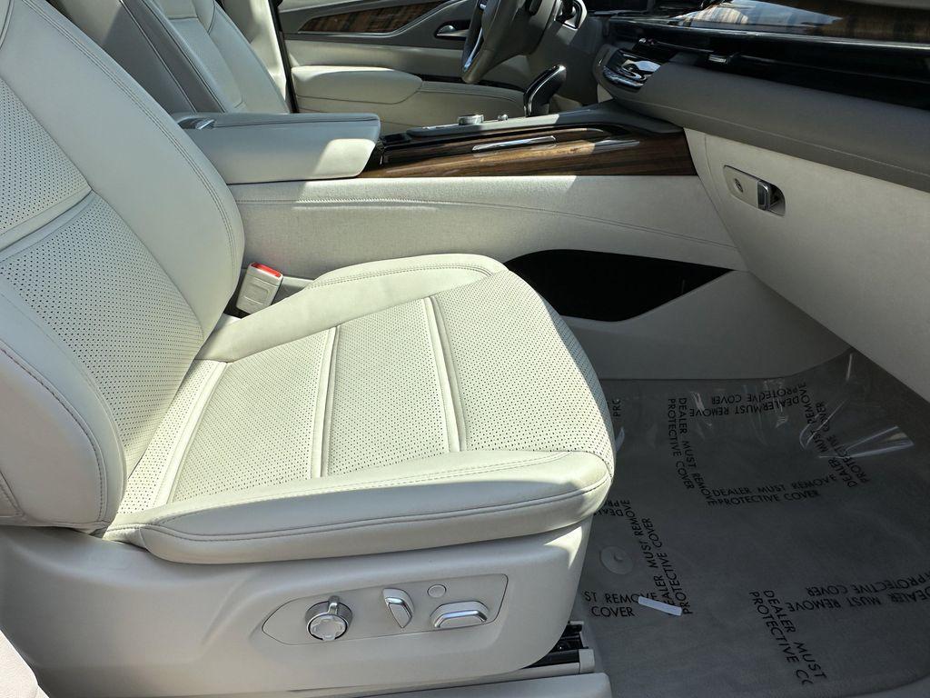 used 2021 Cadillac Escalade ESV car, priced at $67,999