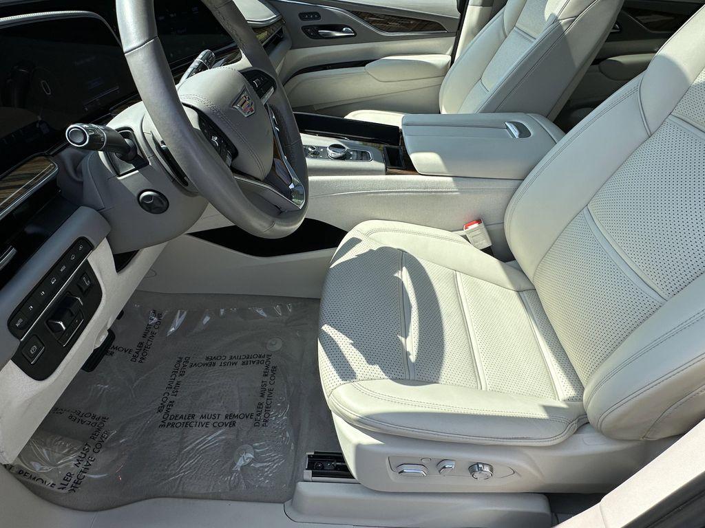 used 2021 Cadillac Escalade ESV car, priced at $67,999