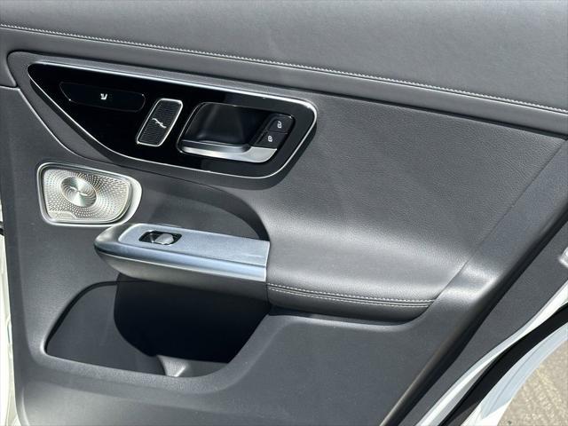 new 2025 Mercedes-Benz GLC 300 car, priced at $61,025