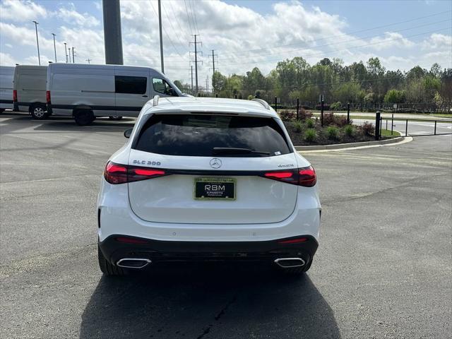 new 2025 Mercedes-Benz GLC 300 car, priced at $61,025