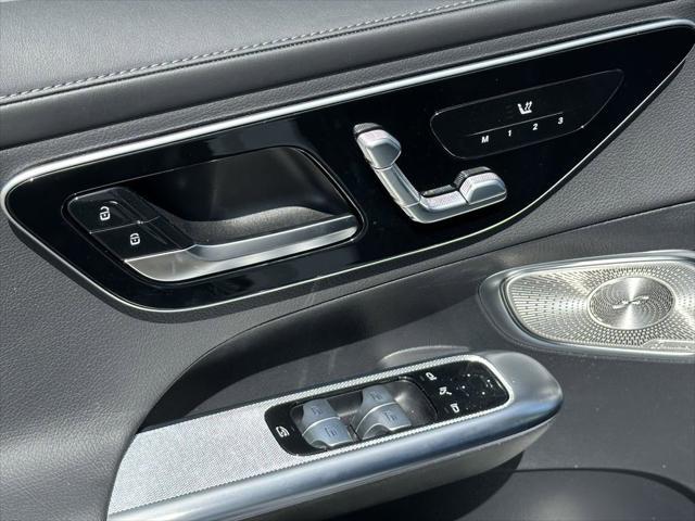 new 2025 Mercedes-Benz GLC 300 car, priced at $61,025