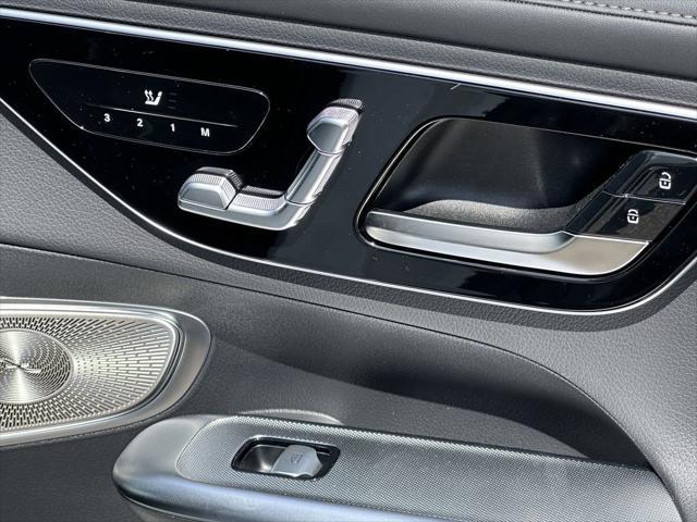new 2025 Mercedes-Benz GLC 300 car, priced at $61,025