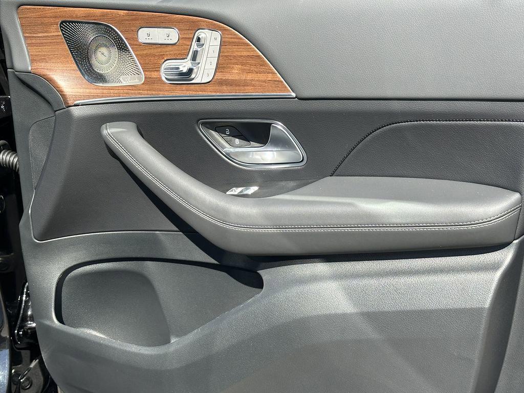 new 2026 Mercedes-Benz GLE 450 car, priced at $82,785