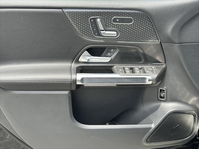 used 2024 Mercedes-Benz GLB 250 car