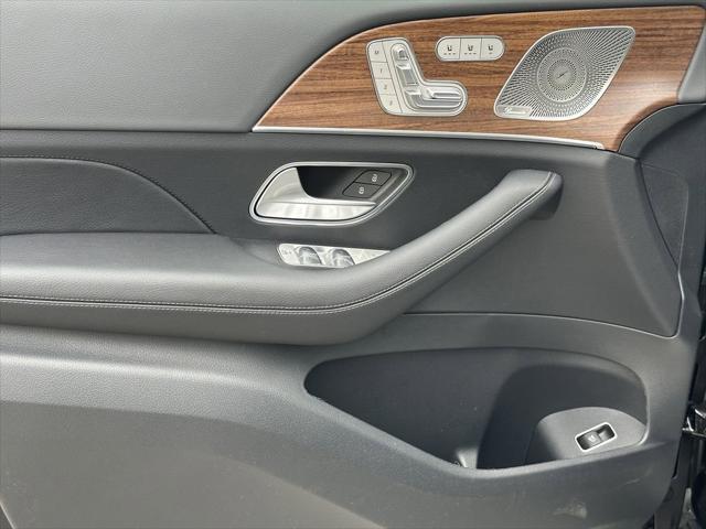 new 2025 Mercedes-Benz GLS 450 car, priced at $102,945